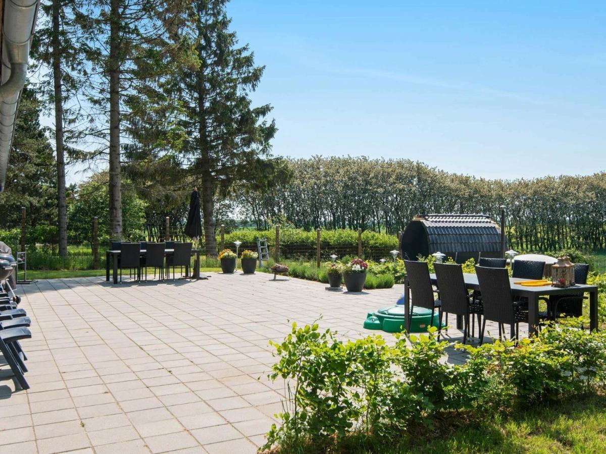 10 Person Holiday Home In Glesborg Chambre photo