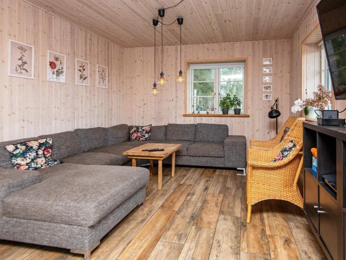 10 Person Holiday Home In Glesborg Extérieur photo