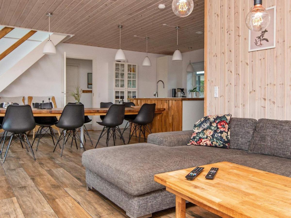 10 Person Holiday Home In Glesborg Extérieur photo