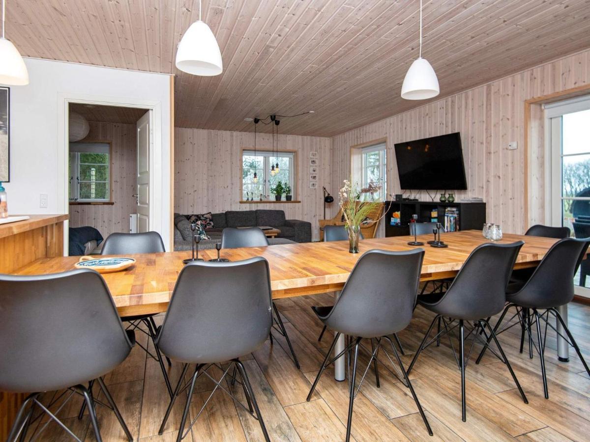 10 Person Holiday Home In Glesborg Extérieur photo