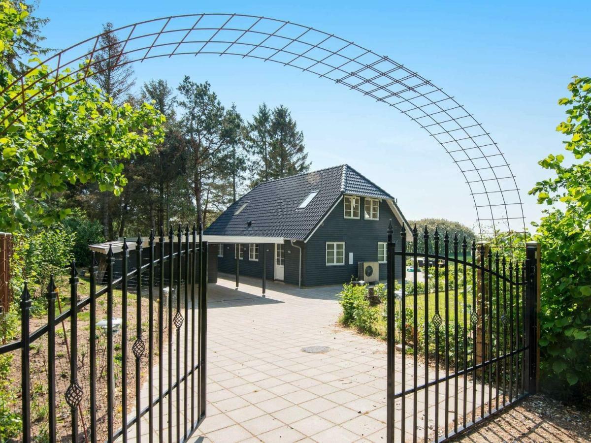 10 Person Holiday Home In Glesborg Extérieur photo