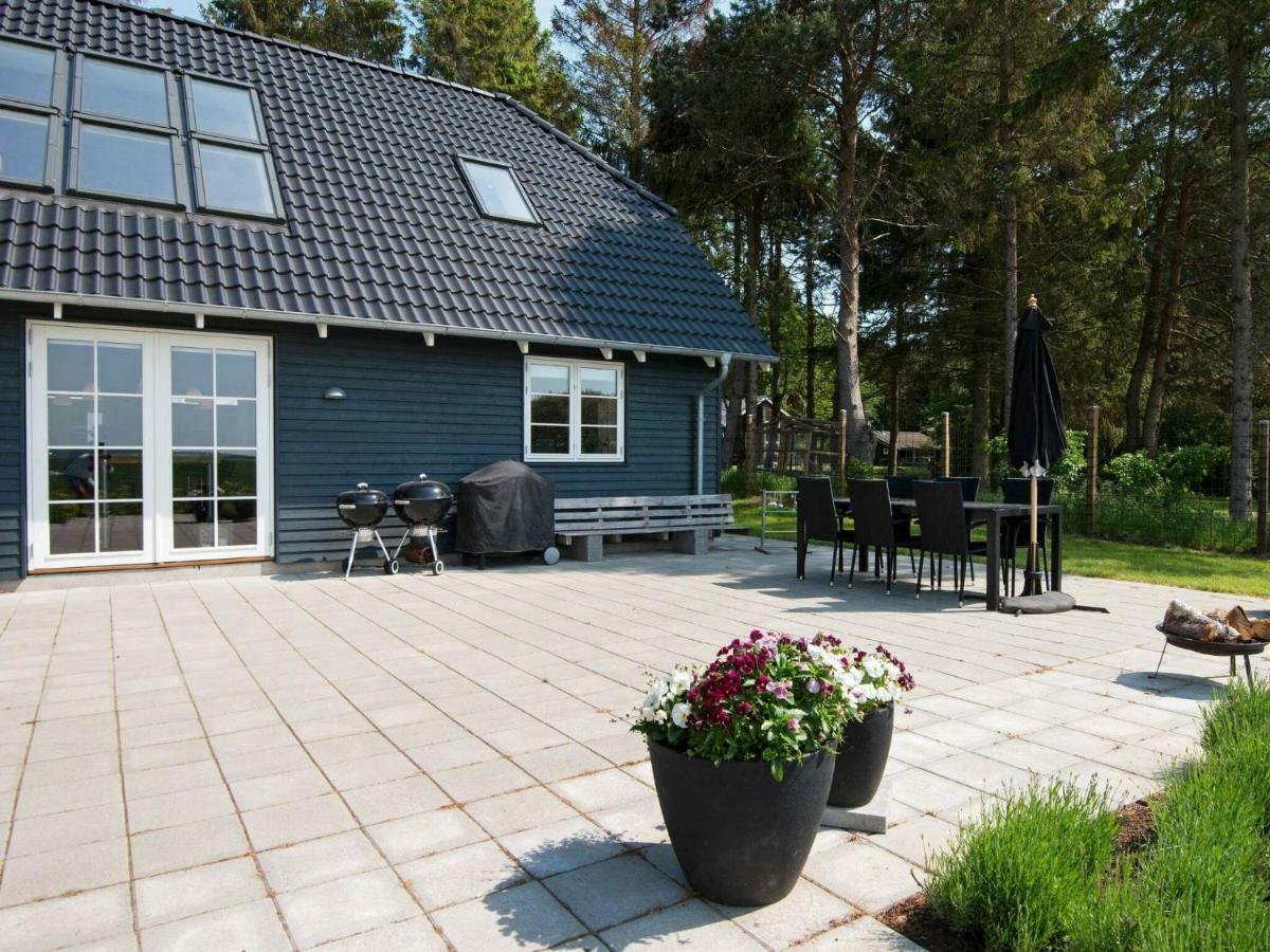 10 Person Holiday Home In Glesborg Extérieur photo